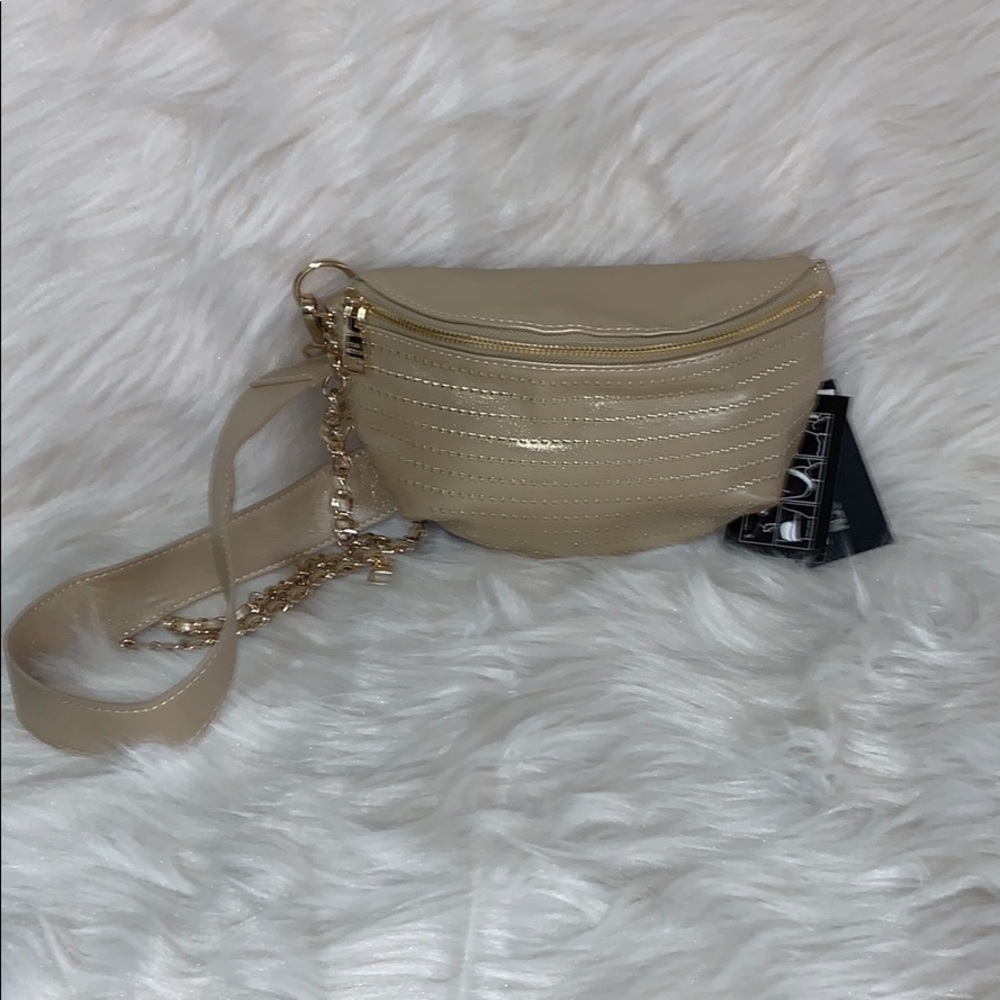 NWT: STEVE MADDEN BBECCA GOLD BELT BAG